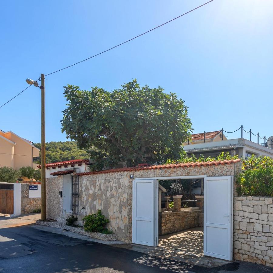 Holiday House Iva Slatine Esterno foto